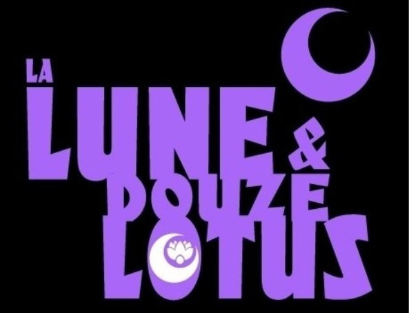 La Lune et Douze Lotus
